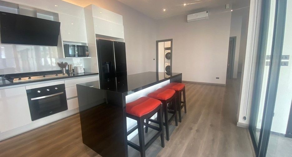 For sale 4 bedrooms villa in Mueang Chiang Mai, Chiang Mai