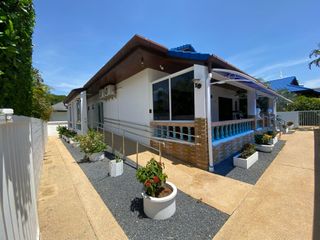 For rent 3 bedrooms villa in Mueang Phuket, Phuket