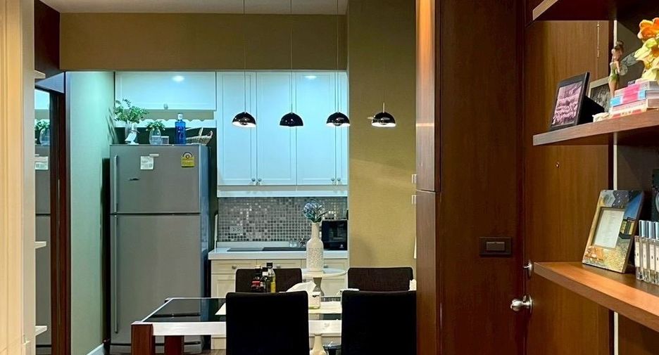 For sale 1 Beds condo in Sathon, Bangkok