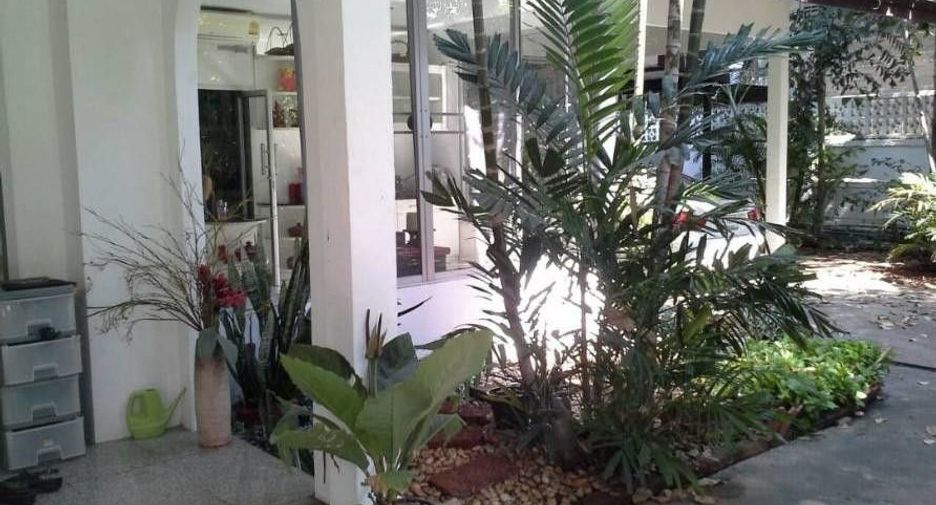 Villa zum Kauf mit 6 Zimmer in Watthana, Bangkok