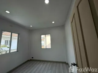 For sale 4 bedrooms house in Thung Khru, Bangkok