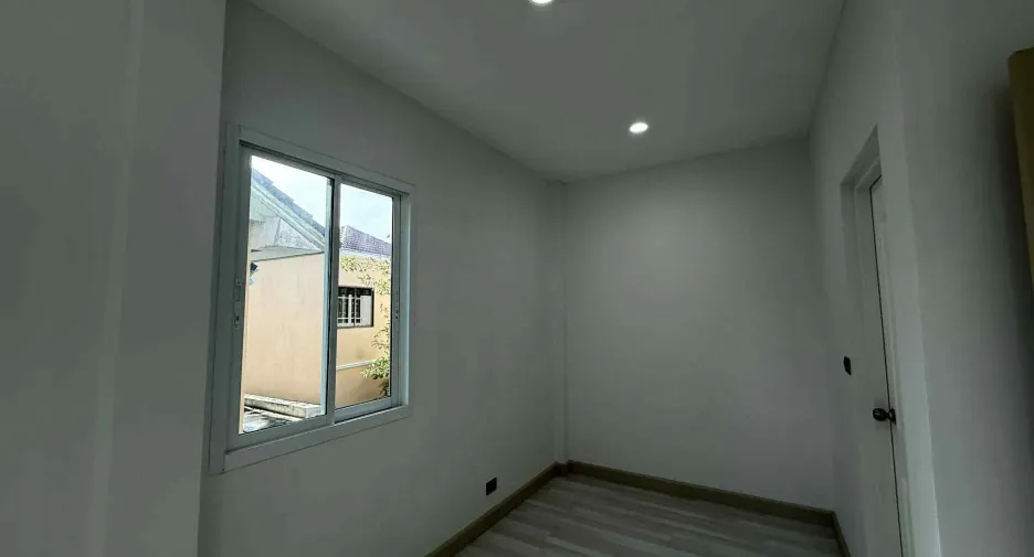 Haus zum Kauf mit 4 Zimmer in Thung Khru, Bangkok
