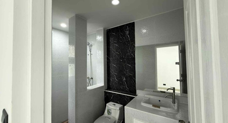 For sale 4 bedrooms house in Thung Khru, Bangkok