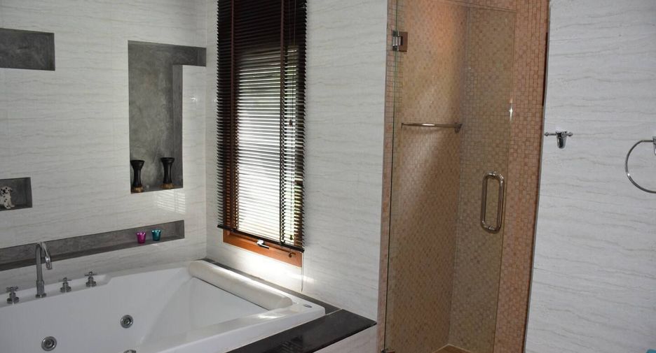 For sale 4 ベッドルーム villa in Mueang Phuket, Phuket