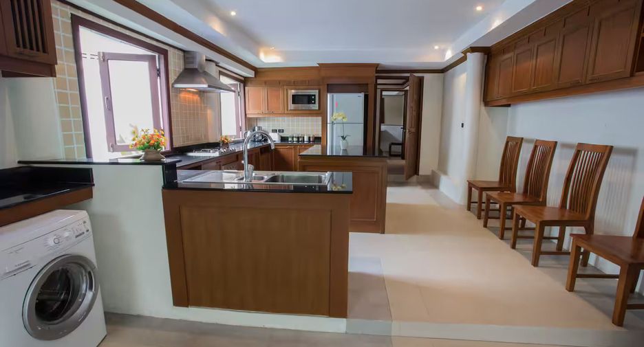 For sale 4 ベッドルーム villa in Mueang Phuket, Phuket