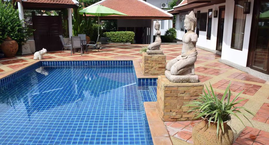 For sale 4 ベッドルーム villa in Mueang Phuket, Phuket