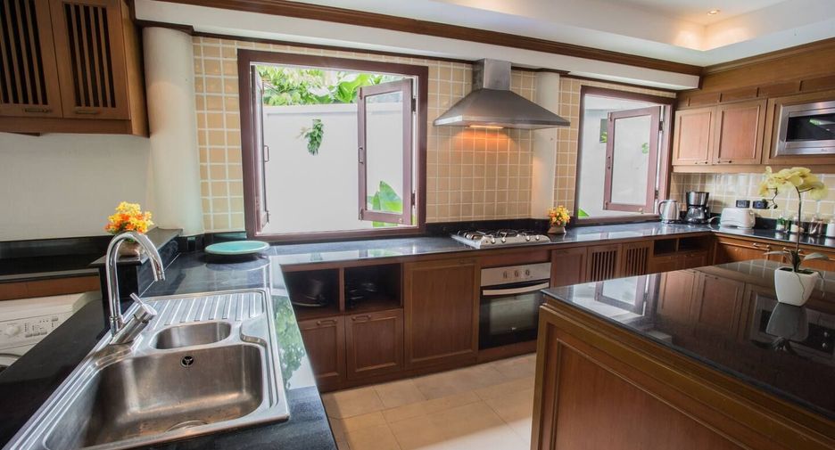 For sale 4 ベッドルーム villa in Mueang Phuket, Phuket