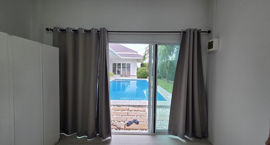 For sale 4 bedrooms villa in Cha Am, Phetchaburi