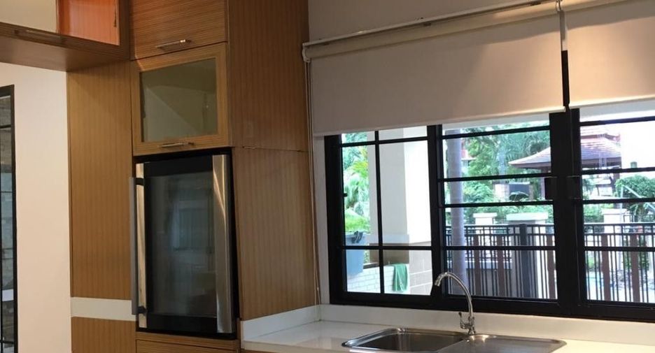 À vendre 4 chambres maison à Saraphi, Chiang Mai