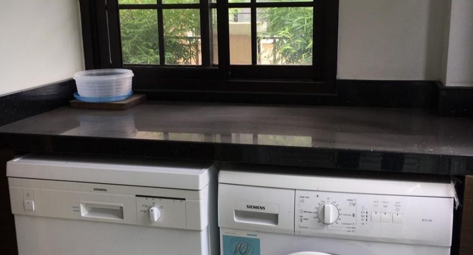 À vendre 4 chambres maison à Saraphi, Chiang Mai