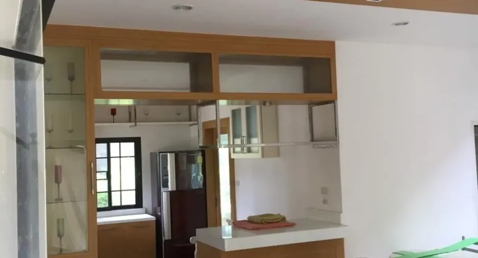 À vendre 4 chambres maison à Saraphi, Chiang Mai