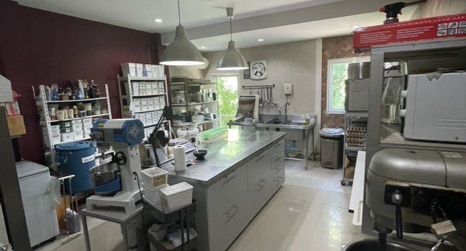 For sale 2 bedrooms retail Space in Mueang Krabi, Krabi