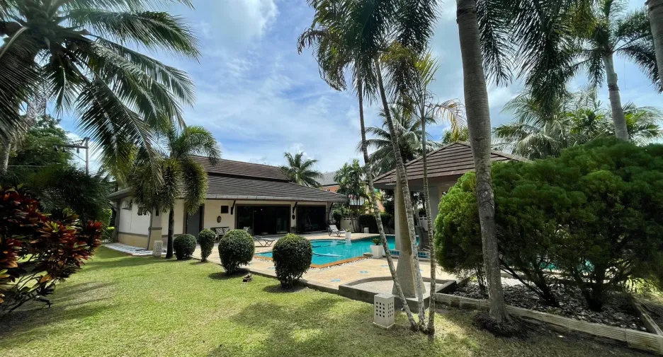 For rent 3 bedrooms villa in Thalang, Phuket