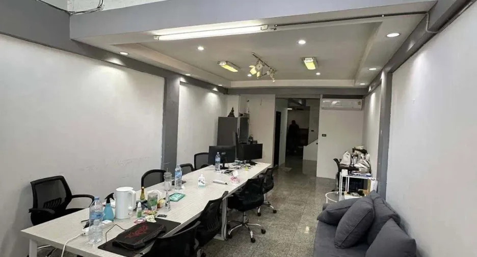Büro zum Kauf und zur Miete mit 4 Zimmer in Wang Thonglang, Bangkok