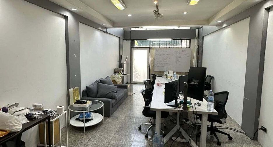 Büro zum Kauf und zur Miete mit 4 Zimmer in Wang Thonglang, Bangkok