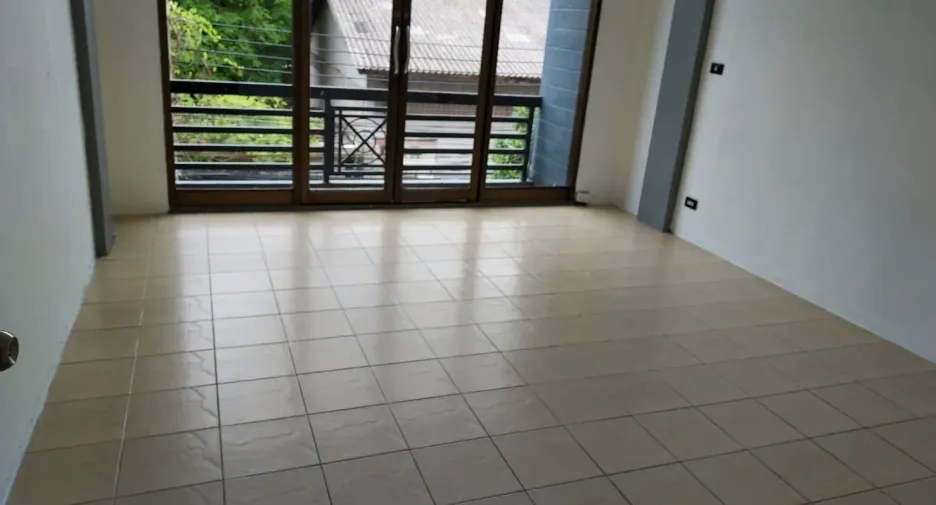 Büro zum Kauf und zur Miete mit 4 Zimmer in Wang Thonglang, Bangkok