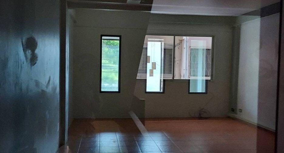 Büro zum Kauf und zur Miete mit 4 Zimmer in Wang Thonglang, Bangkok