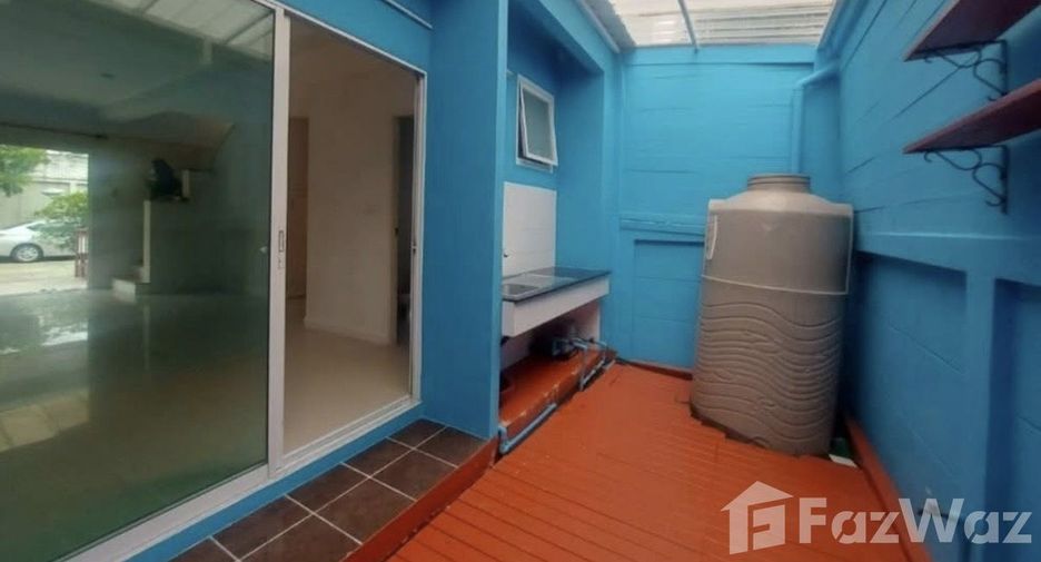 For sale 3 bedrooms townhouse in Prawet, Bangkok