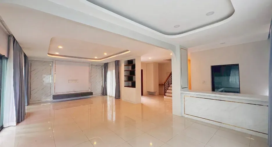 For sale and for rent 4 bedrooms house in Mueang Nonthaburi, Nonthaburi