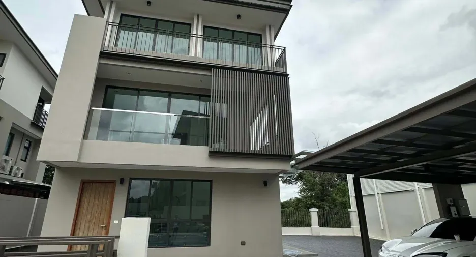 For sale 4 bedrooms house in Prawet, Bangkok