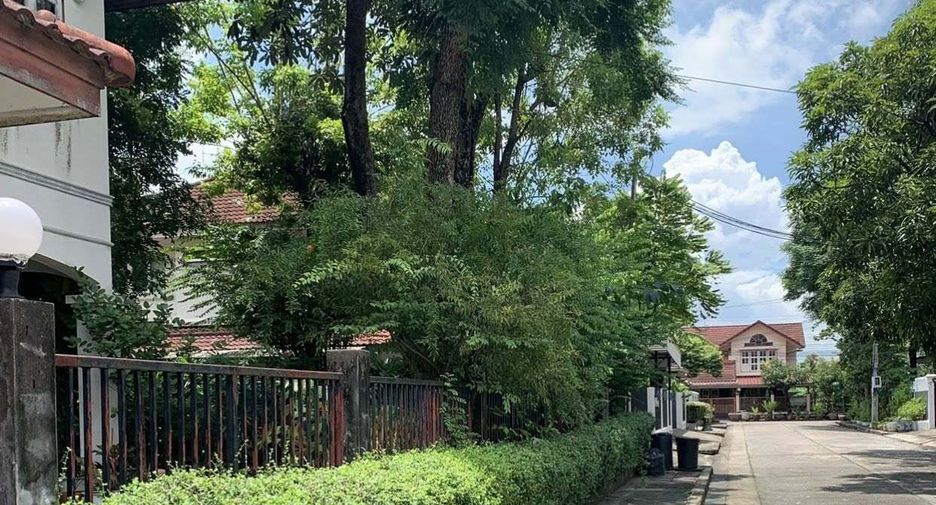 À vendre 4 chambres maison à Bang Kapi, Bangkok