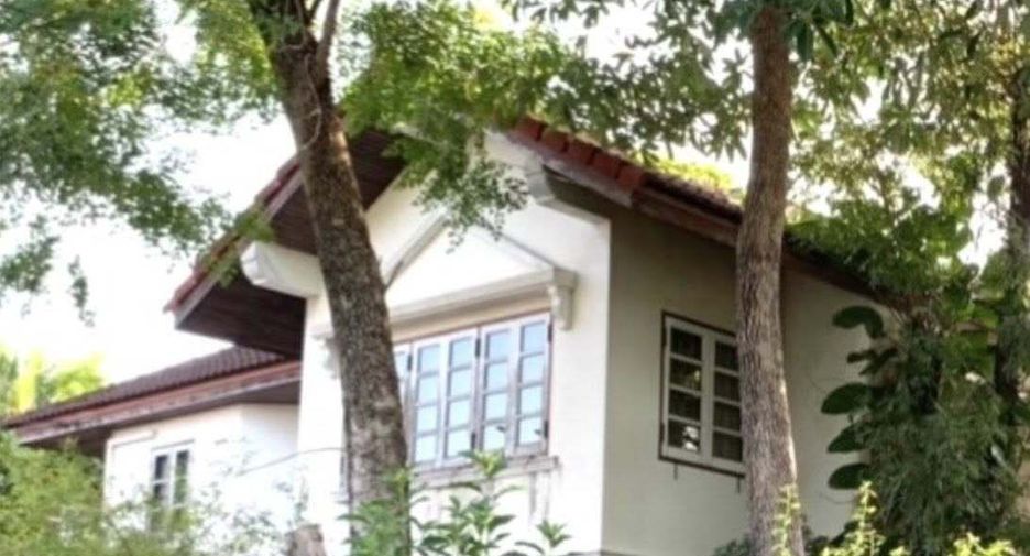 À vendre 4 chambres maison à Bang Kapi, Bangkok