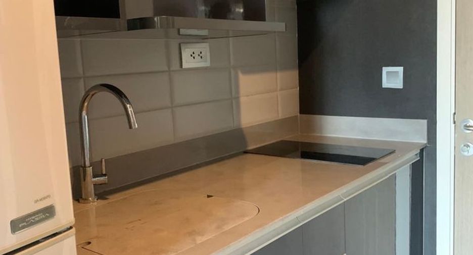 For sale スタジオ condo in Pathum Wan, Bangkok