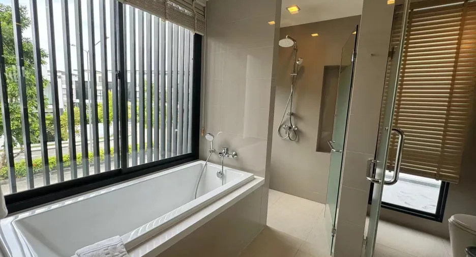 For sale 5 bedrooms villa in Thalang, Phuket