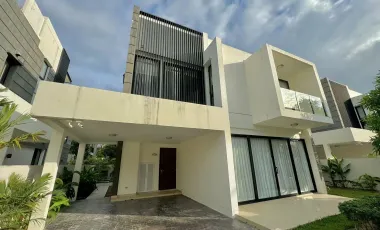 For sale 5 bedrooms villa in Thalang, Phuket