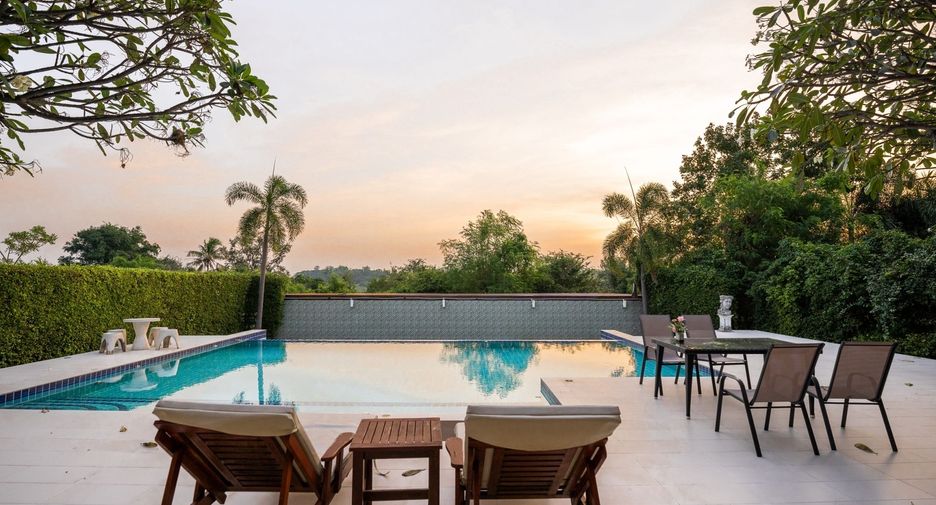 For rent 3 bedrooms villa in Hua Hin, Prachuap Khiri Khan