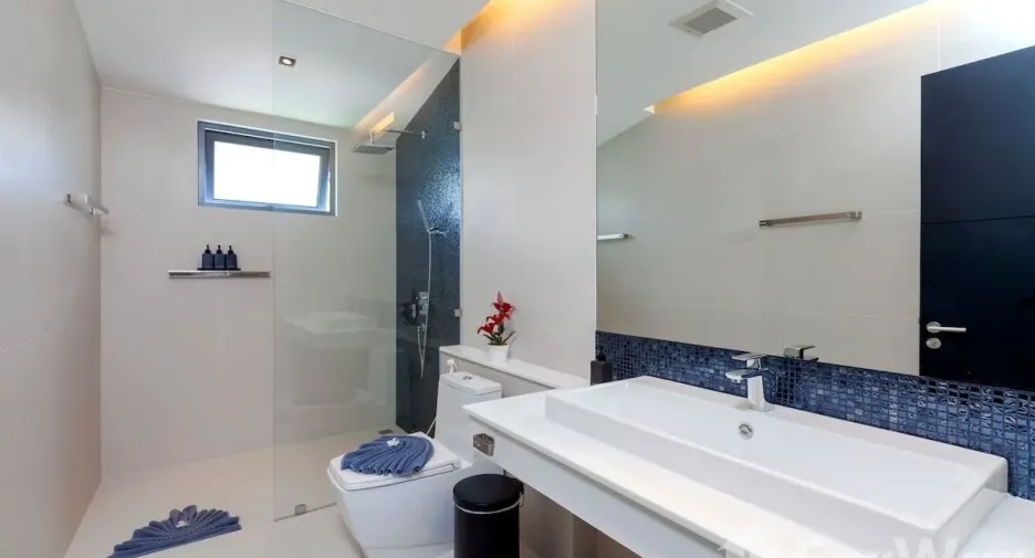 For sale and for rent 6 bedrooms villa in Kathu, Phuket
