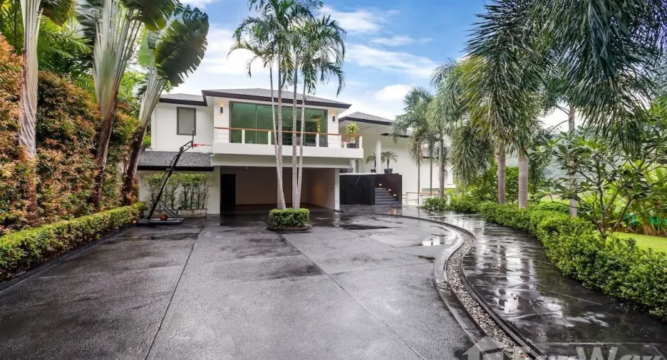 For sale and for rent 6 bedrooms villa in Kathu, Phuket