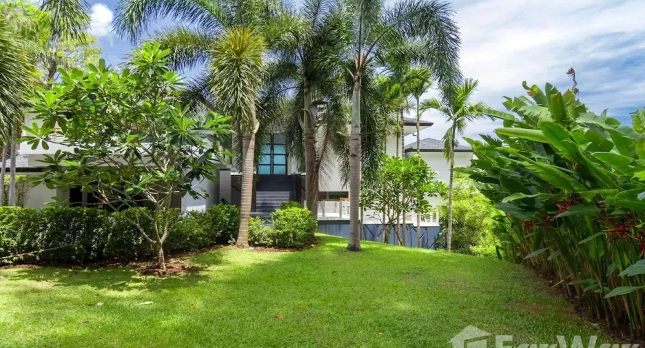 For sale and for rent 6 bedrooms villa in Kathu, Phuket
