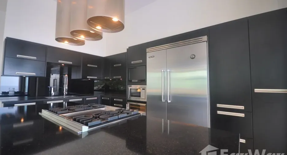 For sale and for rent 6 bedrooms villa in Kathu, Phuket