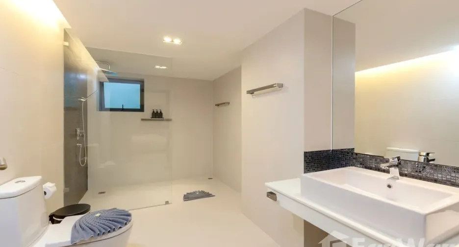 For sale and for rent 6 bedrooms villa in Kathu, Phuket