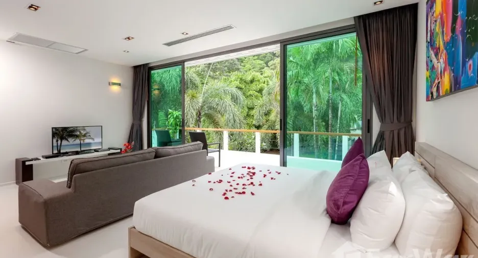 For sale and for rent 6 bedrooms villa in Kathu, Phuket