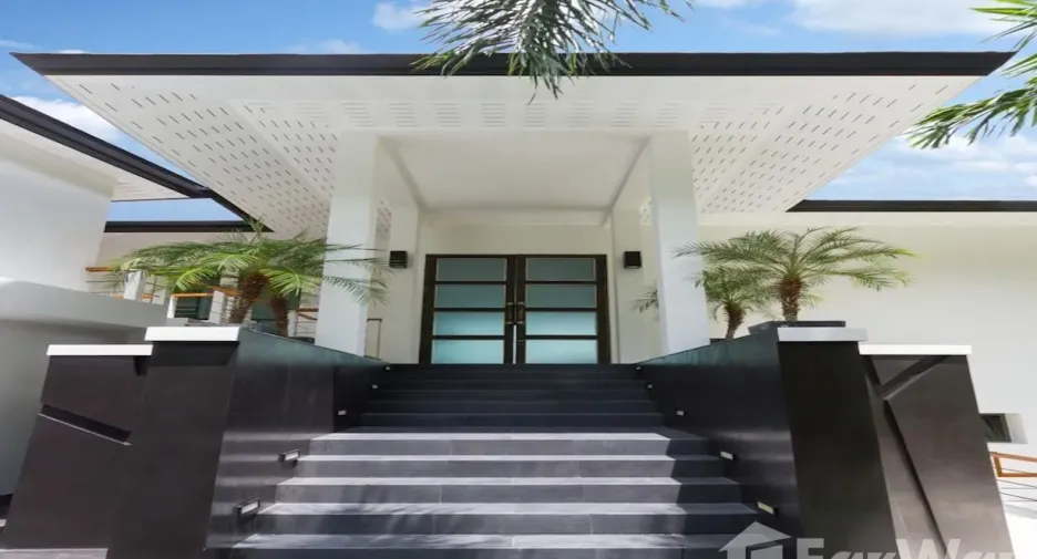 For sale and for rent 6 bedrooms villa in Kathu, Phuket