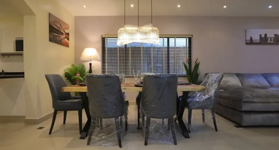 À vendre et à louer 3 chambres villa à Bang Lamung, Chonburi