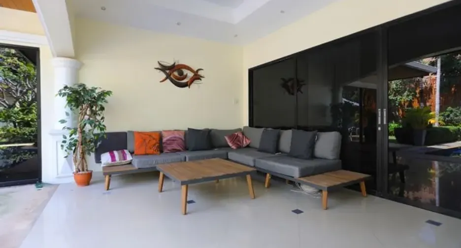 À vendre et à louer 3 chambres villa à Bang Lamung, Chonburi