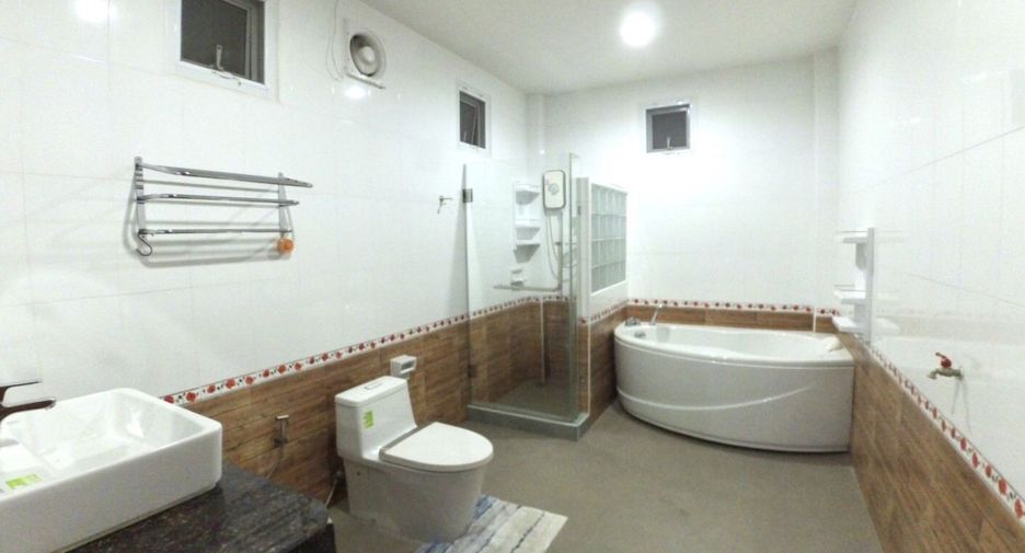 Haus zum Kauf mit 7 Zimmer in Bang Lamung, Chonburi