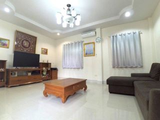 Haus zum Kauf mit 7 Zimmer in Bang Lamung, Chonburi