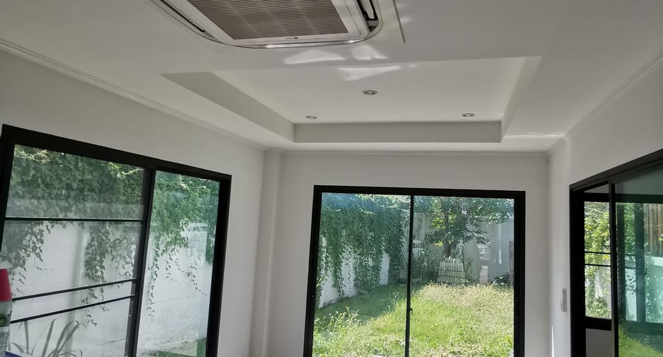 For sale 3 bedrooms townhouse in Mueang Chiang Mai, Chiang Mai
