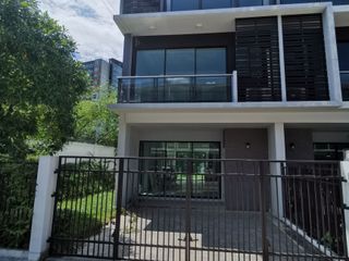 For sale 3 bedrooms townhouse in Mueang Chiang Mai, Chiang Mai
