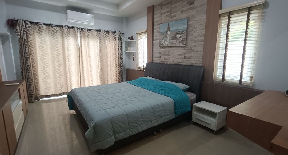 For rent 3 bedrooms villa in Bang Lamung, Chonburi