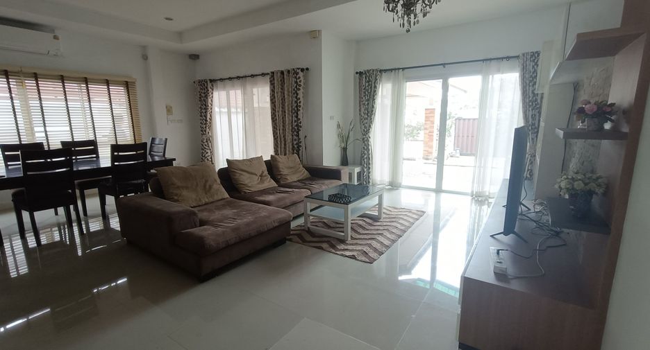 For rent 3 bedrooms villa in Bang Lamung, Chonburi