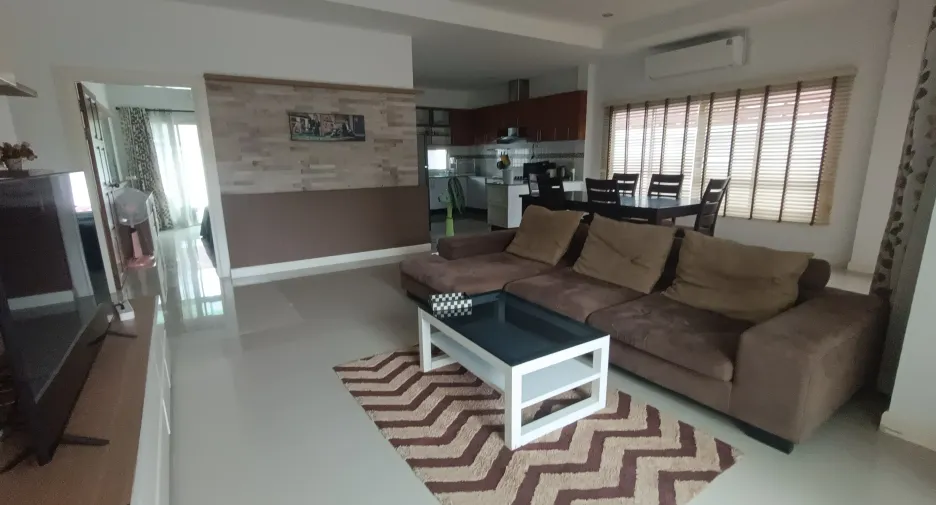 For rent 3 bedrooms villa in Huay Yai, Pattaya