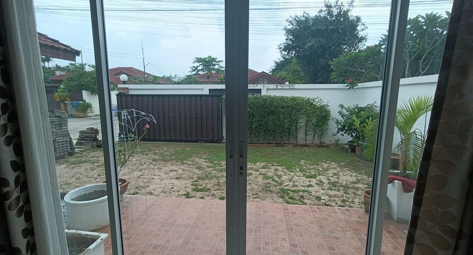 For rent 3 bedrooms villa in Bang Lamung, Chonburi