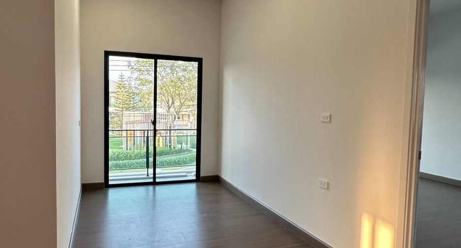 For sale 4 bedrooms house in Bang Phli, Samut Prakan