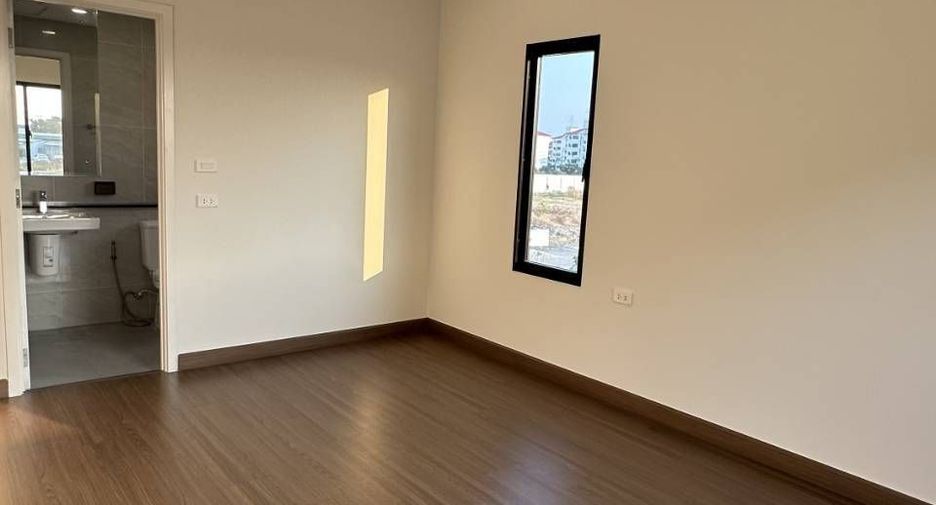 For sale 4 bedrooms house in Bang Phli, Samut Prakan
