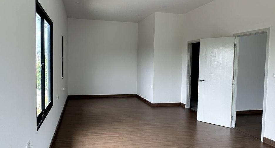 For sale 4 bedrooms house in Bang Phli, Samut Prakan